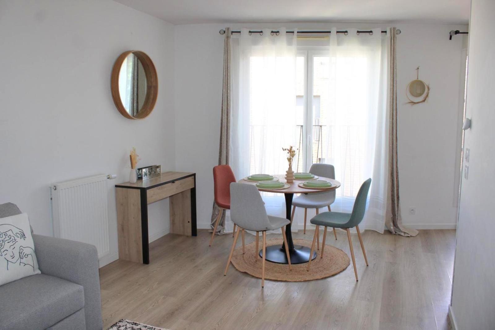 Appartement Elegant Et Lumineux Романвил Екстериор снимка