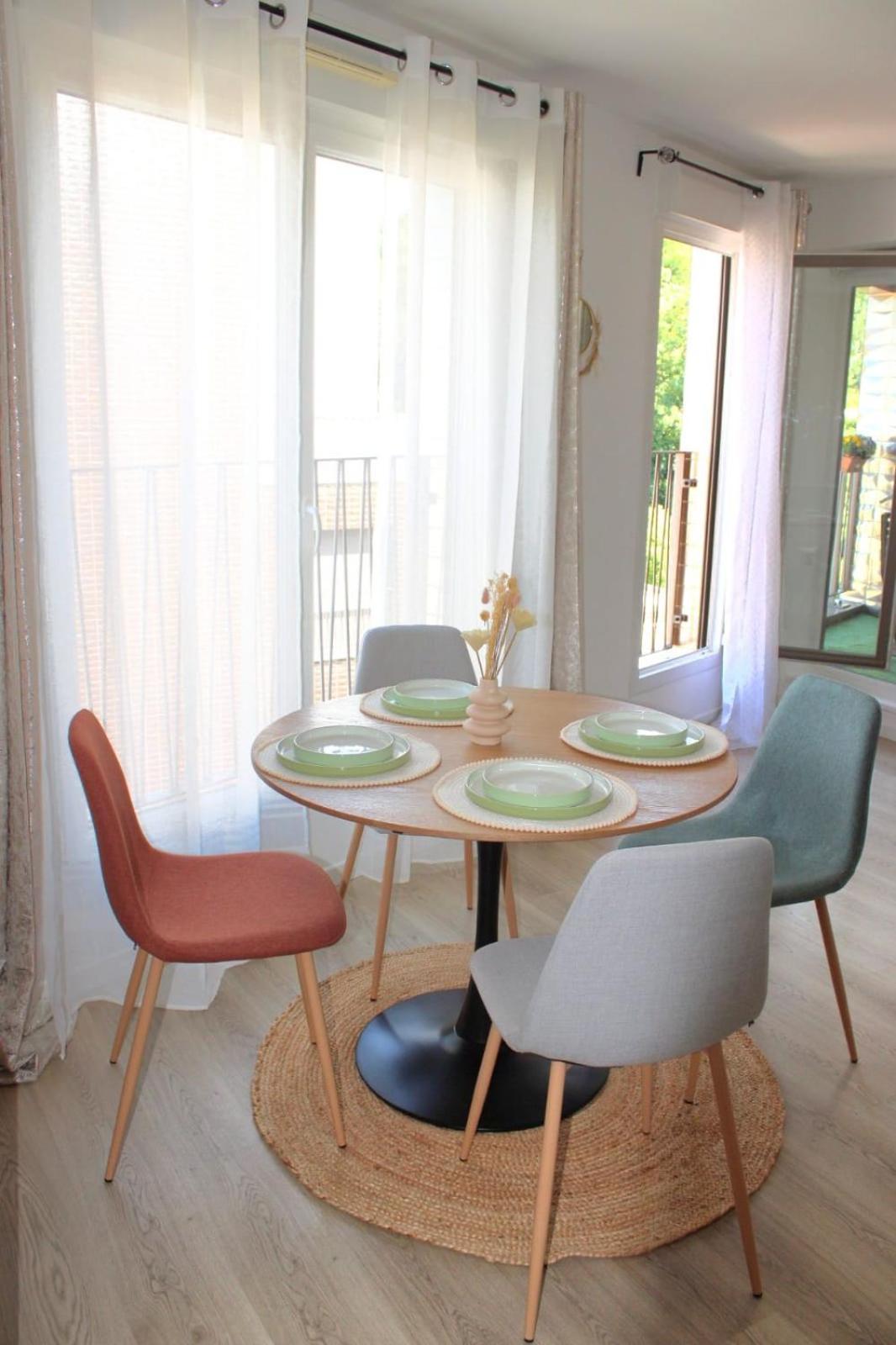 Appartement Elegant Et Lumineux Романвил Екстериор снимка